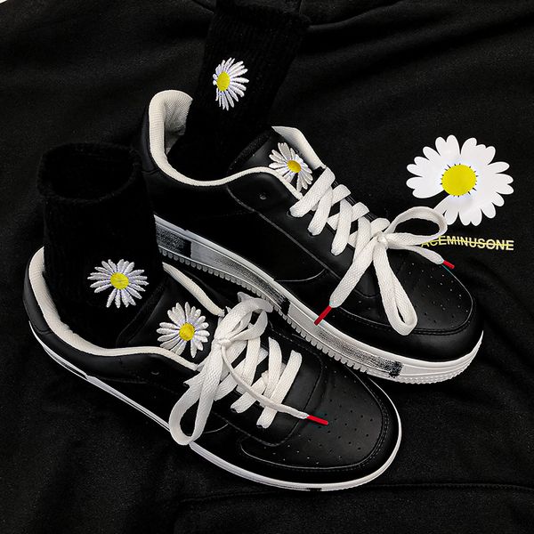 kwon zhilong gd jointly with the same flat board shoes small daisy sneakers male and female students casual couple ari new, Black
kwon zhilong gd jointly with the same flat board shoes small daisy sneakers male and female students casual couple ari new, Black