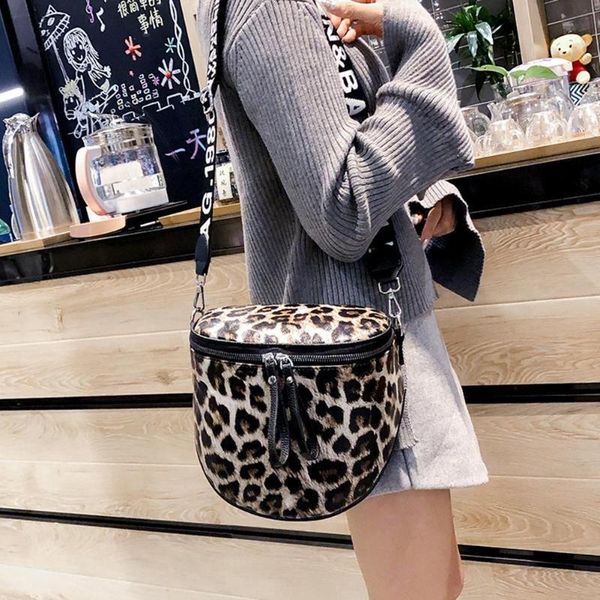 leopard print bucket woman bag pu leather crossbody bags messenger bags female shoulder handbag crossbody bags women 2019 new y190619
leopard print bucket woman bag pu leather crossbody bags messenger bags female shoulder handbag crossbody bags women 2019 new y190619