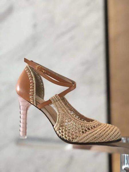 2020 new straw braided mesh sand women sandals round toe thin high heels ankle strap summer elegant lady party nightclub sandals, Black
2020 new straw braided mesh sand women sandals round toe thin high heels ankle strap summer elegant lady party nightclub sandals, Black