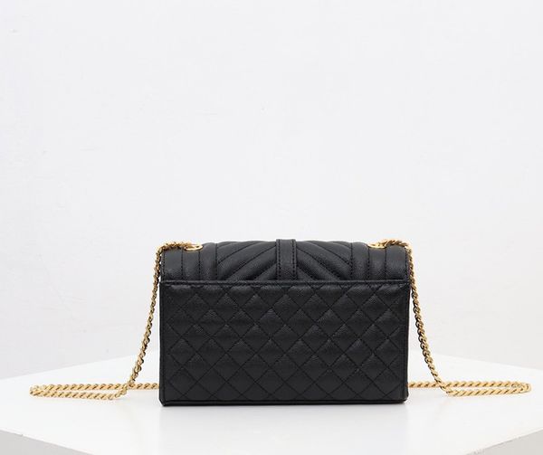 new fashion design handbag message bag classic lady's handbag women totes shopping bag bags tote large capacity bag leather material
new fashion design handbag message bag classic lady's handbag women totes shopping bag bags tote large capacity bag leather material