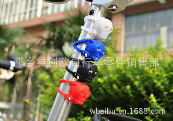 bicycle silicone skull light mountain bike ghost head warning taillight frog light gui tou deng riding equipment
bicycle silicone skull light mountain bike ghost head warning taillight frog light gui tou deng riding equipment