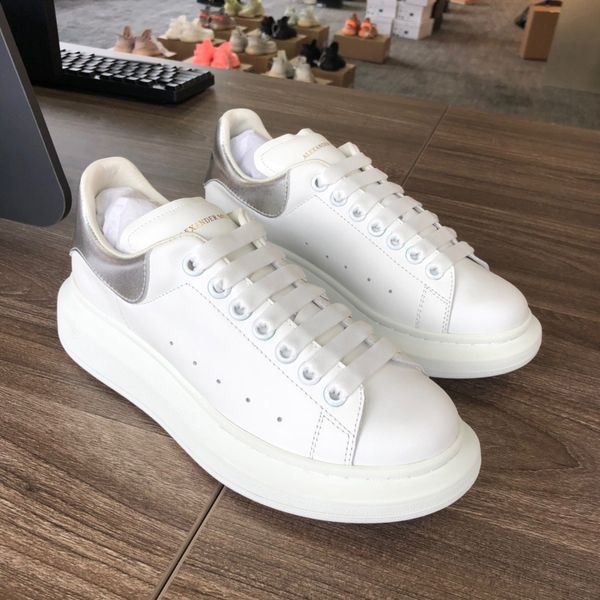 luxury ladies men's retro casual shoes triple design air cushion platform star men and women shoes jogging sneakers, Black
luxury ladies men's retro casual shoes triple design air cushion platform star men and women shoes jogging sneakers, Black