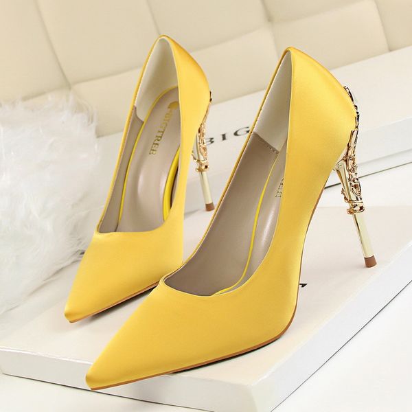 korean fashion metal heel women's shoes fine heel high heel shallow mouth pointed satin was thin single shoes wedding shoes, Black
korean fashion metal heel women's shoes fine heel high heel shallow mouth pointed satin was thin single shoes wedding shoes, Black
