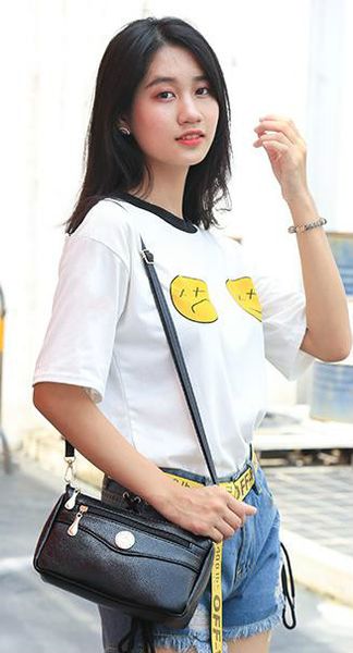 designer women new fashion luxury shoulder handbag casual trendy small square bag designer coin decoration crossbody bag 2020 lq
designer women new fashion luxury shoulder handbag casual trendy small square bag designer coin decoration crossbody bag 2020 lq