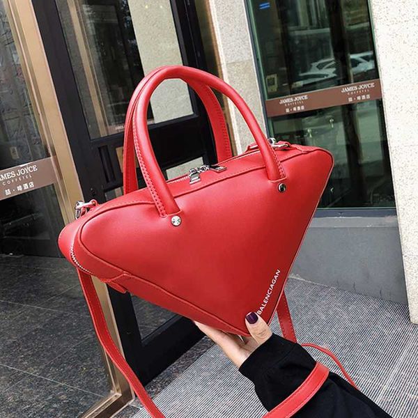 2020 new korean shoulder bags fashion simple letter personality triangle bag handbag strap shoulder messenger bag
2020 new korean shoulder bags fashion simple letter personality triangle bag handbag strap shoulder messenger bag