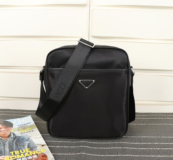 p 002new bag space to meet daily necessities lightweight fabrics soft and comfortable necessities for men and women
p 002new bag space to meet daily necessities lightweight fabrics soft and comfortable necessities for men and women
