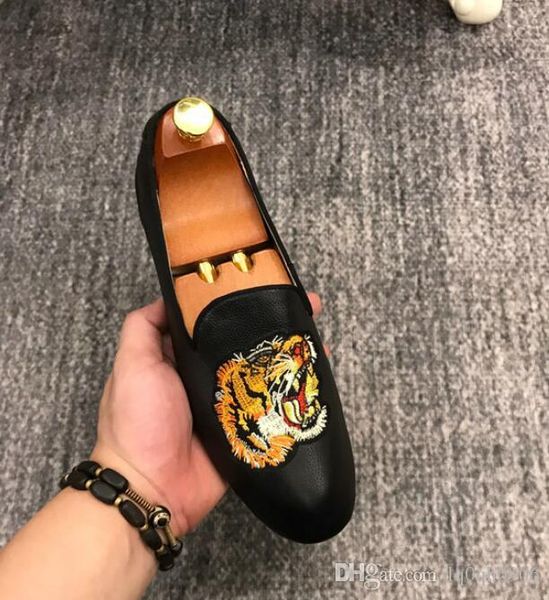 tiger leaf bees embroidery men flats loafers shoes soft leather lux mens party dress shoe 38-44, Black
tiger leaf bees embroidery men flats loafers shoes soft leather lux mens party dress shoe 38-44, Black