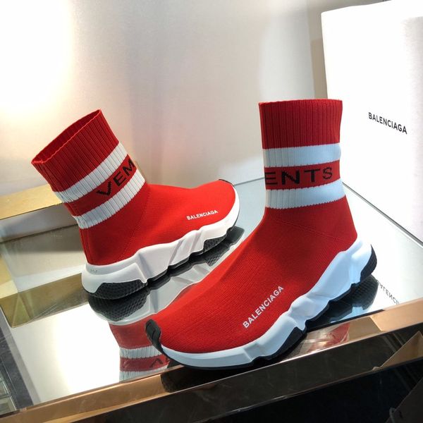 2020 new r6 high-quality women's casual sports shoes socks shoes couple models, fashionable wild flat shoes, box number 38-45
2020 new r6 high-quality women's casual sports shoes socks shoes couple models, fashionable wild flat shoes, box number 38-45