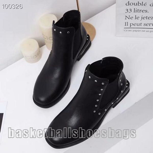 face rivet fashion star with the same paragraph boots wear rubber bottom new ankle boots, Black
face rivet fashion star with the same paragraph boots wear rubber bottom new ankle boots, Black