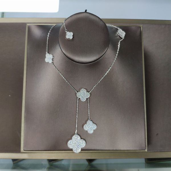white zircon flower design silver color ladies necklace luxury temperament personality fashion creative wild clavicle chain sweater chain
white zircon flower design silver color ladies necklace luxury temperament personality fashion creative wild clavicle chain sweater chain