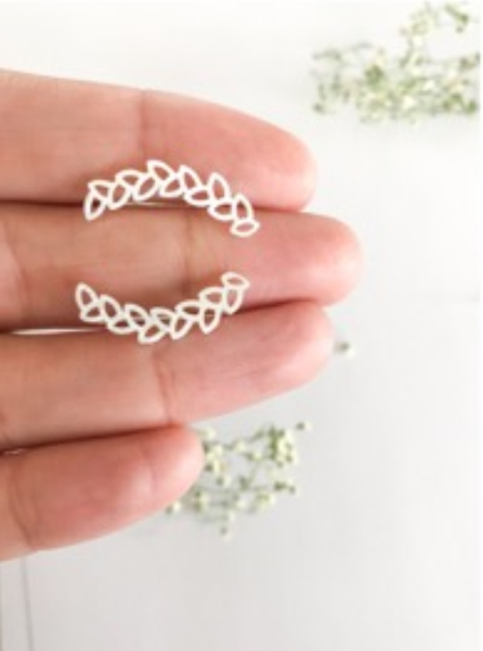 100 pairs silver color flower stud earrings for women men stainless steel jewelry studs
100 pairs silver color flower stud earrings for women men stainless steel jewelry studs