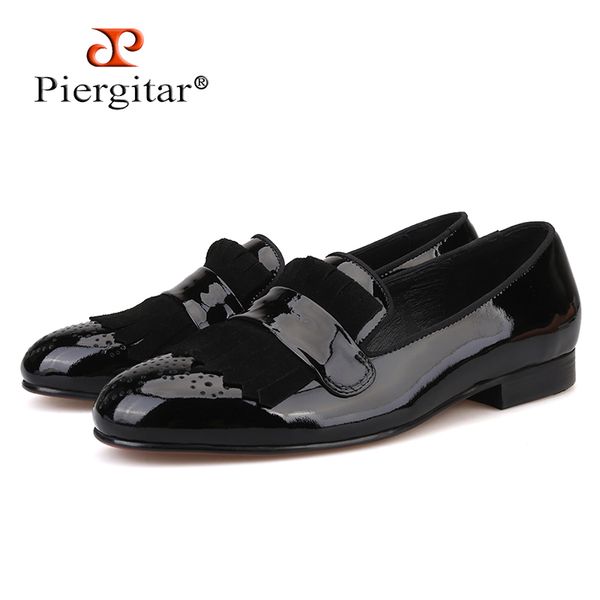 

piergitar new style handmade men patent leather shoes with classical brogue printing and suede fringe party men loafers t200111, Black