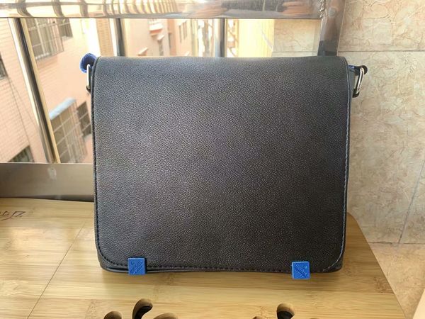 high-end quality bookbag arrival messenger shoulder body designer fashion school famous bags cross blue bag men classic should new 866 cobp, Red;black
high-end quality bookbag arrival messenger shoulder body designer fashion school famous bags cross blue bag men classic should new 866 cobp, Red;black