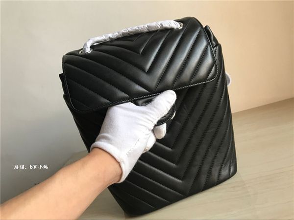 fashionable luxury chevron c backpack simple portable folding europe designer backpacks runway lugage bag
fashionable luxury chevron c backpack simple portable folding europe designer backpacks runway lugage bag