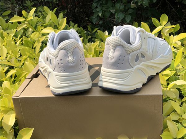 2019 новейшие аутентичные 700 v2 аналоговый eg7596 kanye west man женщины уличная обувь бегун волна соляные сиреневые статические инерционны, White;red
2019 новейшие аутентичные 700 v2 аналоговый eg7596 kanye west man женщины уличная обувь бегун волна соляные сиреневые статические инерционны, White;red