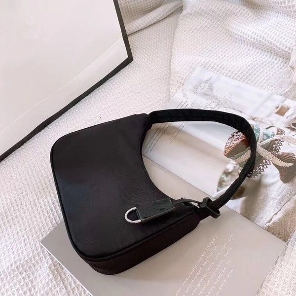 designer hobo shoulder bag for women chest pack lady tote chains hand bags presbyopic purse messenger bag designer handbags canvas wholesale
designer hobo shoulder bag for women chest pack lady tote chains hand bags presbyopic purse messenger bag designer handbags canvas wholesale