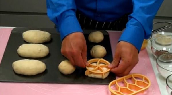 new pastry cutter plastic dough cookie press homemade bread rolls molds stamp baking tools moldes de plastico para reposteria
new pastry cutter plastic dough cookie press homemade bread rolls molds stamp baking tools moldes de plastico para reposteria