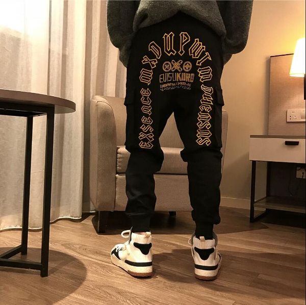 2019 spring embroidery tooling pants men's japanese loose feet pants letters harem beam, Black
2019 spring embroidery tooling pants men's japanese loose feet pants letters harem beam, Black