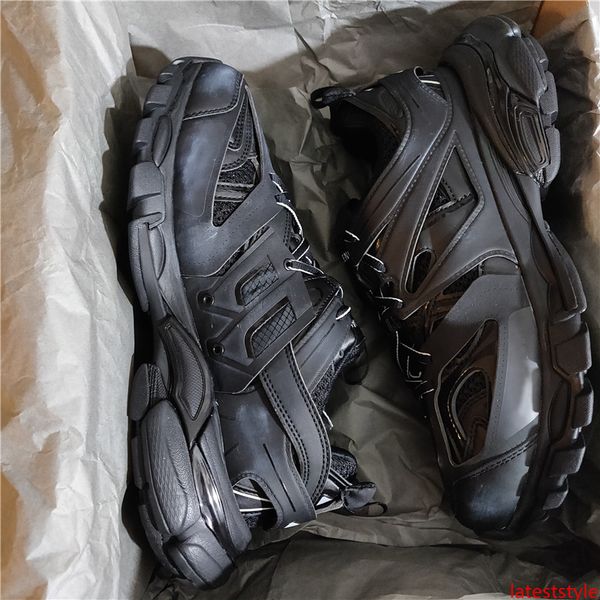 track trainers designer sneakers tess s gomma trek low men women sneakers triple s clunky sports casual shoes with dust bag
track trainers designer sneakers tess s gomma trek low men women sneakers triple s clunky sports casual shoes with dust bag