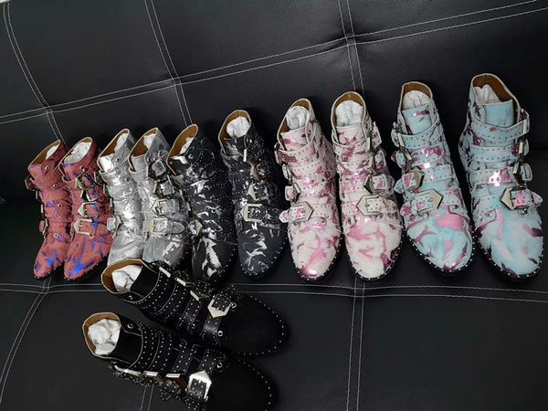 luxury designer man ankle boots melon boots black calfskin rubber lug sole mens fashion booty famous party wedding
luxury designer man ankle boots melon boots black calfskin rubber lug sole mens fashion booty famous party wedding