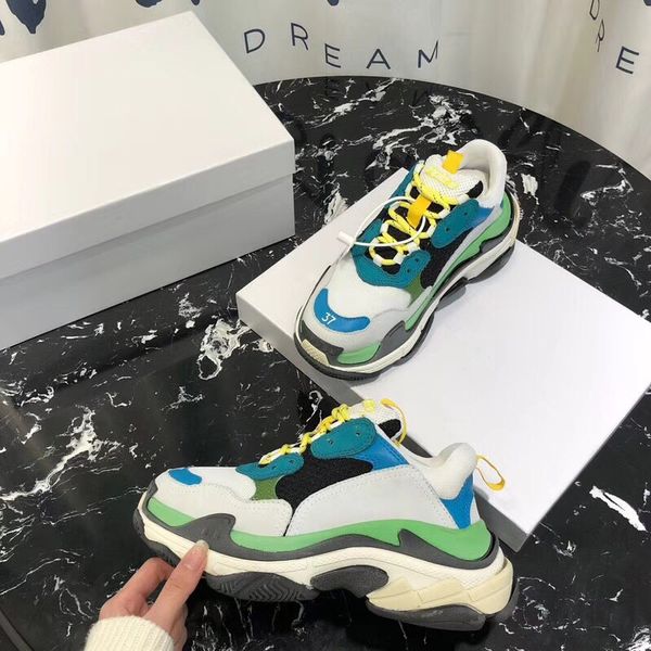 fashion designer paris triple s casual shoes triple s trainers men women beige white sports shoes with translucent soles, , dust bag
fashion designer paris triple s casual shoes triple s trainers men women beige white sports shoes with translucent soles, , dust bag