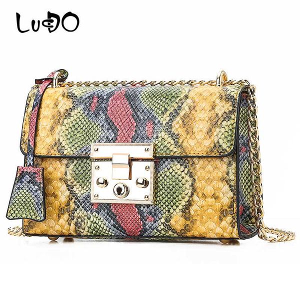 snake print mini square bag female handbag women's designer luxury 2020 new chain lock pu leather small shoulder messenger bags 
snake print mini square bag female handbag women's designer luxury 2020 new chain lock pu leather small shoulder messenger bags