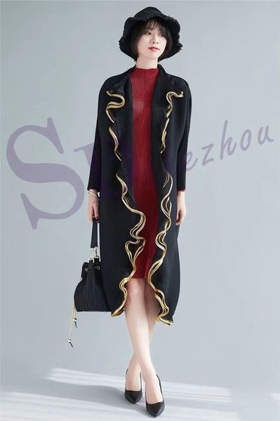 selling miyake fashion the wind spell to fold three quarter lotus leaf trench coat in stock, Tan;black
selling miyake fashion the wind spell to fold three quarter lotus leaf trench coat in stock, Tan;black