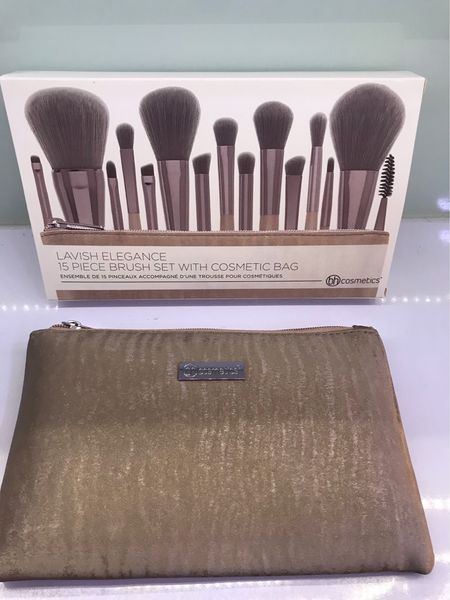 15pcs / набор для макияжа пудра кисть щедрая elegance 15piece кисть с косметичке brand b.h косметика инструмент
15pcs / набор для макияжа пудра кисть щедрая elegance 15piece кисть с косметичке brand b.h косметика инструмент