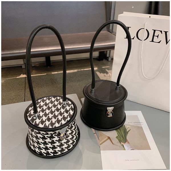 2020 fashion bolso cubo mujer leather mini torebka damska plaid handbag small round bucket bag barrel ladies hand bags
2020 fashion bolso cubo mujer leather mini torebka damska plaid handbag small round bucket bag barrel ladies hand bags