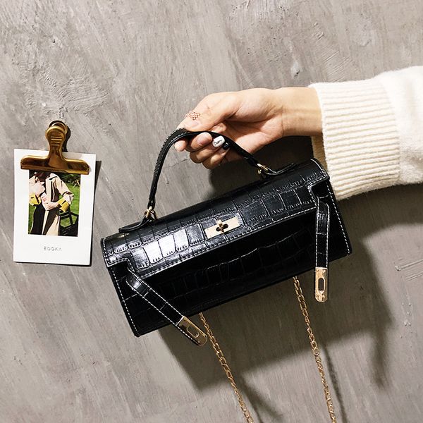 2020 new fashion retro crocodile pattern portable chain lock buckle horizontal shoulder messenger bag purses andhandbags clutch
2020 new fashion retro crocodile pattern portable chain lock buckle horizontal shoulder messenger bag purses andhandbags clutch