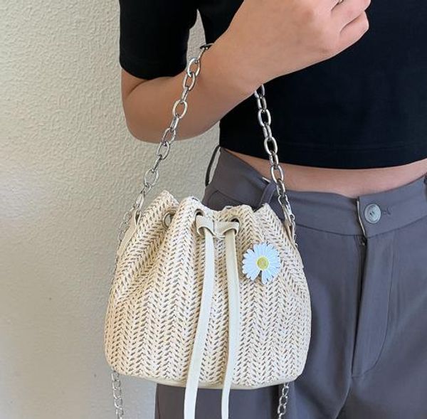 Mini Bag Female 2020 Popular New Wave Fashion Small Daisy Chain Bucket Clutch Shoulder Messenger Bag Best Selling
Mini Bag Female 2020 Popular New Wave Fashion Small Daisy Chain Bucket Clutch Shoulder Messenger Bag Best Selling