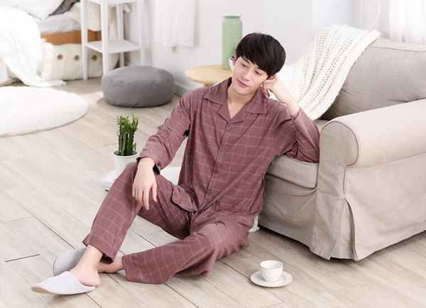 2019 new arrival fashion men sleeping cloths turn-down collar apricot plaid spring sleeping coat ing, Black;brown
2019 new arrival fashion men sleeping cloths turn-down collar apricot plaid spring sleeping coat ing, Black;brown