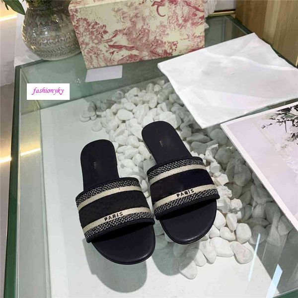 high-quality dazzle flowers women designer slippers flat bottom embroidery sandal floral brocade striped beach causal sandals, Black
high-quality dazzle flowers women designer slippers flat bottom embroidery sandal floral brocade striped beach causal sandals, Black