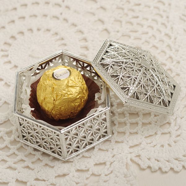 12pcs / серия vintage золото и серебро гексагональной ажурный узор свадебный подарок коробка конфеты конфеты коробка из пластика
12pcs / серия vintage золото и серебро гексагональной ажурный узор свадебный подарок коробка конфеты конфеты коробка из пластика