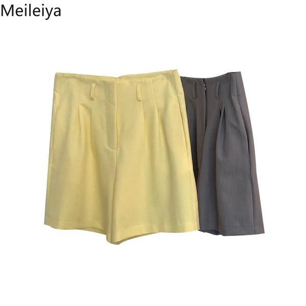 women's solid color suit shorts 2019 summer new dongdaemun temperament simple casual high waist suit shorts loose wild pants, White;black
women's solid color suit shorts 2019 summer new dongdaemun temperament simple casual high waist suit shorts loose wild pants, White;black