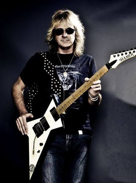Super rare hamer gt glenn tipton juda prie t white cream explorer electirc guitar khaler tremolo bridge copy emg picup black hardware
Super rare hamer gt glenn tipton juda prie t white cream explorer electirc guitar khaler tremolo bridge copy emg picup black hardware