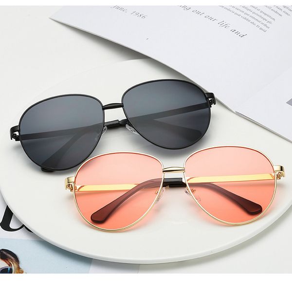 ladies metal frame sunglasses brand designer oversized pilot sunglass women men 2019 classic vintage sun glasses shades eyewear, White;black
ladies metal frame sunglasses brand designer oversized pilot sunglass women men 2019 classic vintage sun glasses shades eyewear, White;black