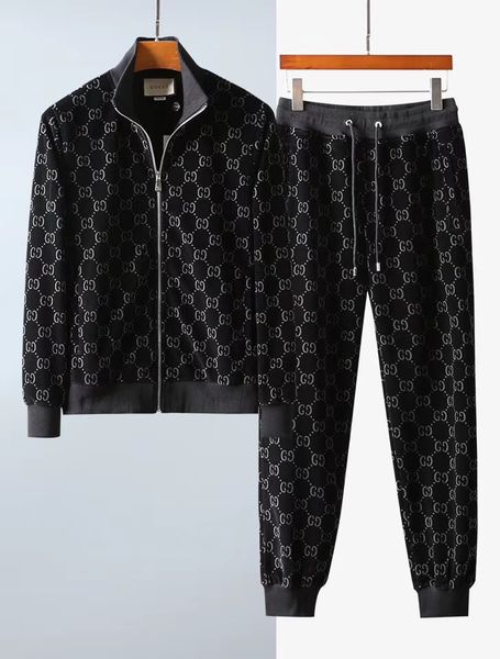 Новое лето высокое качество мужские дизайнерские письма украшения спортивные костюмы ~ китайский размер тренировочный костюм ~ топы мужские тренировочные беговые спортивные костюмы 
Новое лето высокое качество мужские дизайнерские письма украшения спортивные костюмы ~ китайский размер тренировочный костюм ~ топы мужские тренировочные беговые спортивные костюмы