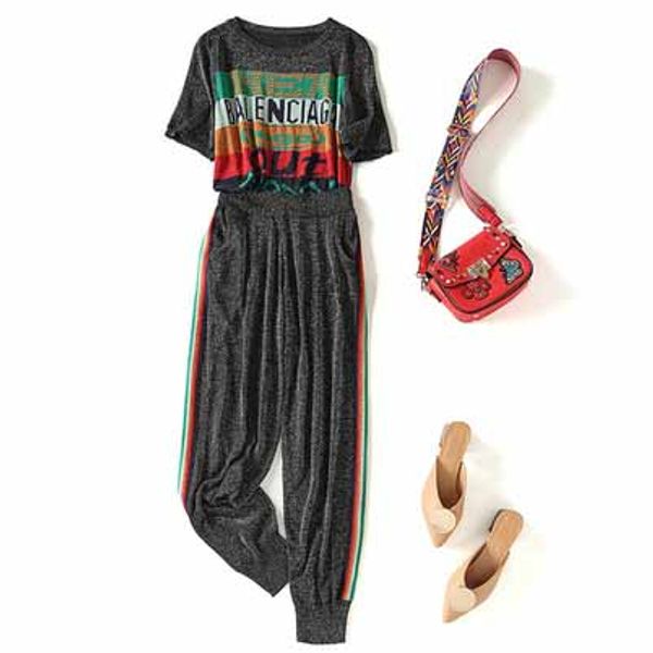 Womens Designer Clothing Set Casual Outfit New Online Celebrity Knitted Two-piece Letter Short-sleeved T-shirt + Sports Pants Suit, White
Womens Designer Clothing Set Casual Outfit New Online Celebrity Knitted Two-piece Letter Short-sleeved T-shirt + Sports Pants Suit, White
