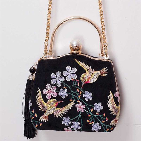 women totes lace shoulder bags black velour embroidery women pearl lolita handbags 2020 new ladies fashion autumn crossbody bags
women totes lace shoulder bags black velour embroidery women pearl lolita handbags 2020 new ladies fashion autumn crossbody bags