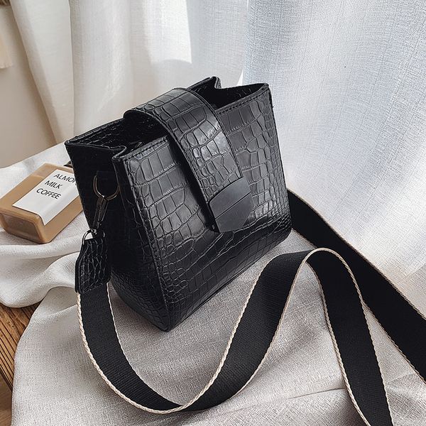 vintage leather stone pattern crossbody bags for women 2019 new shoulder bag fashion handbags and purses zipper bucket bags
vintage leather stone pattern crossbody bags for women 2019 new shoulder bag fashion handbags and purses zipper bucket bags