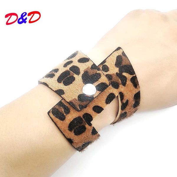 d&d new triangle circle fashion leopard print wide leather bracelets women vintage leather jewellery cool wholesale, Golden;silver
d&d new triangle circle fashion leopard print wide leather bracelets women vintage leather jewellery cool wholesale, Golden;silver