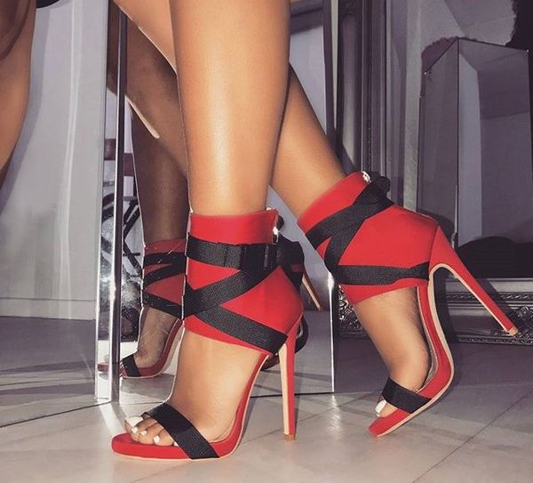 горячие продаж summer style sexy 11.5cm женщин сандалии высокие каблуки открытого toe пряжка ночной клуб чистка черный большой размер, Black
горячие продаж summer style sexy 11.5cm женщин сандалии высокие каблуки открытого toe пряжка ночной клуб чистка черный большой размер, Black