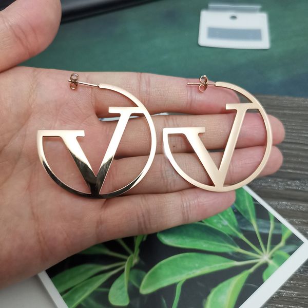 rose gold stainless steel v letter stud earrings women brand geometric round earrings earings wedding jewelry z245, Golden
rose gold stainless steel v letter stud earrings women brand geometric round earrings earings wedding jewelry z245, Golden