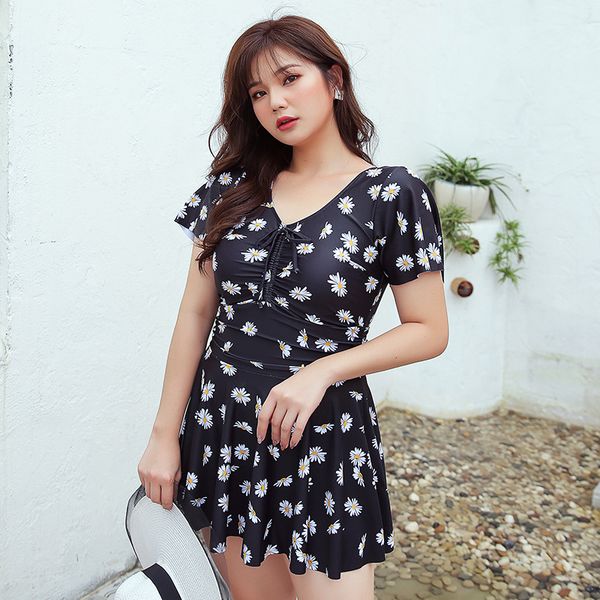 2020 summer new daisy large size swimsuit female fat mm fairy fan large size ins wind swimsuit conservative swimsuit, White;black
2020 summer new daisy large size swimsuit female fat mm fairy fan large size ins wind swimsuit conservative swimsuit, White;black