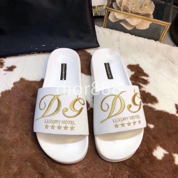 dhl 2020 new women' slippers designer shoes luxury slippers summer fashion wide sandals thick slippers, Black;grey
dhl 2020 new women' slippers designer shoes luxury slippers summer fashion wide sandals thick slippers, Black;grey