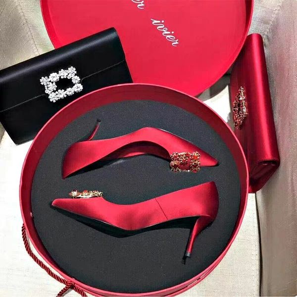 2019 new high-heeled red bridal shoes, wild women's single shoes, light pad design high-heeled shoes, beautiful water drill bridesmaid, Black
2019 new high-heeled red bridal shoes, wild women's single shoes, light pad design high-heeled shoes, beautiful water drill bridesmaid, Black