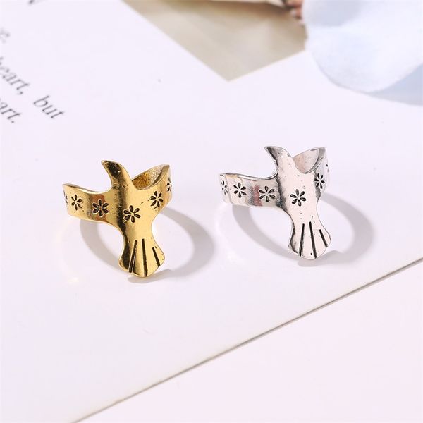 retro hollowed out u-shaped single ear clip simple bird pigeon no ear hole earring painless male and female ornaments, Silver
retro hollowed out u-shaped single ear clip simple bird pigeon no ear hole earring painless male and female ornaments, Silver