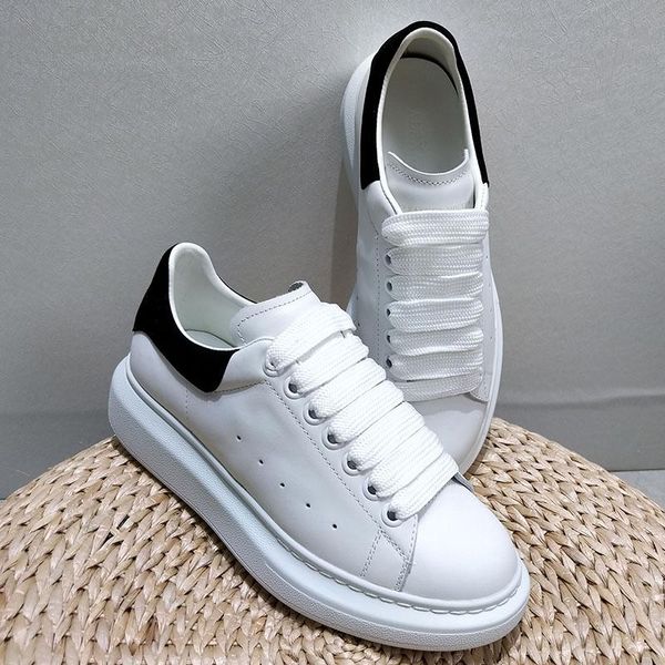 2020 new fashion luxury men and women flat casual shoes fashion soft comfortable couple thick sole casual shoes size 35-45, Black
2020 new fashion luxury men and women flat casual shoes fashion soft comfortable couple thick sole casual shoes size 35-45, Black