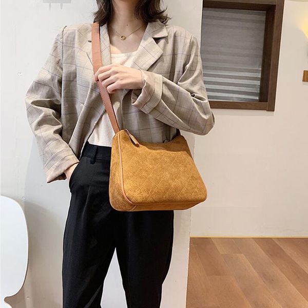 2019 fashion autumn winter big capacity bucket bag for women luxury designer wild scub leather shoulder messenger bag all match
2019 fashion autumn winter big capacity bucket bag for women luxury designer wild scub leather shoulder messenger bag all match